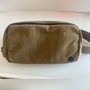 NWT Lululemon Everywhere Belt Bag